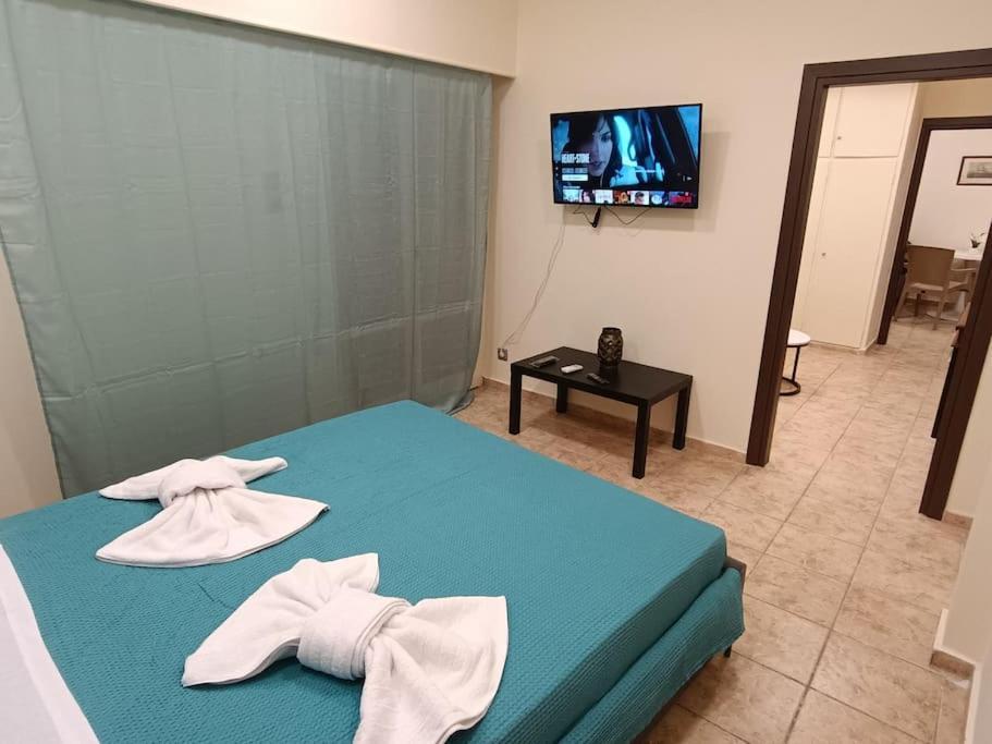 Athens Sky Suites 1 Пирей Экстерьер фото