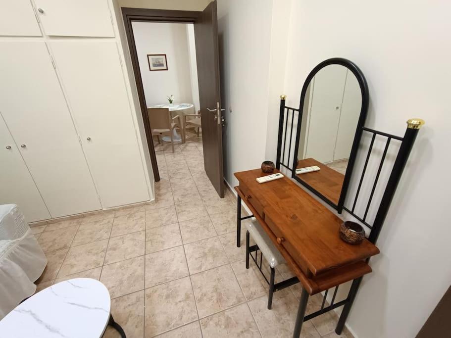 Athens Sky Suites 1 Пирей Экстерьер фото